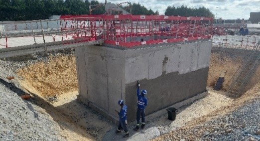La fosse de réception se dessine, le béton prend ses marques !